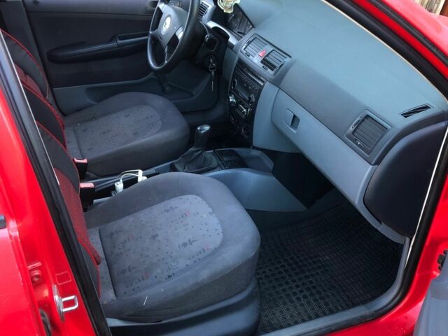 Красный Шкода Фабия, объемом двигателя 1.4 л и пробегом 1 тыс. км за 1100 $, фото 5 на Automoto.ua