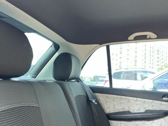 Червоний Шкода Фабія, об'ємом двигуна 1.4 л та пробігом 235 тис. км за 4288 $, фото 3 на Automoto.ua