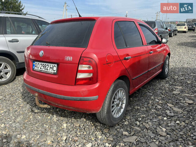 Красный Шкода Фабия, объемом двигателя 1.2 л и пробегом 400 тыс. км за 3500 $, фото 4 на Automoto.ua