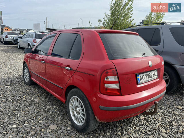 Красный Шкода Фабия, объемом двигателя 1.2 л и пробегом 400 тыс. км за 3500 $, фото 3 на Automoto.ua