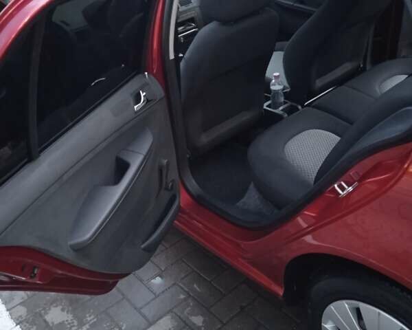 Красный Шкода Фабия, объемом двигателя 1.39 л и пробегом 226 тыс. км за 5400 $, фото 34 на Automoto.ua