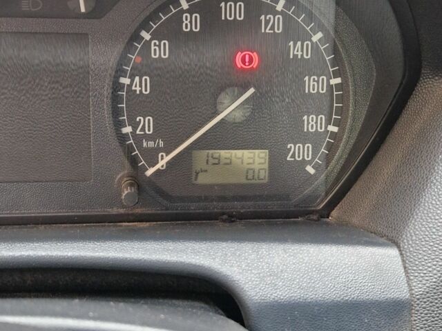 Червоний Шкода Фабія, об'ємом двигуна 1.2 л та пробігом 193 тис. км за 4000 $, фото 5 на Automoto.ua