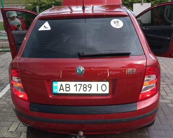 Красный Шкода Фабия, объемом двигателя 1.39 л и пробегом 226 тыс. км за 5400 $, фото 28 на Automoto.ua