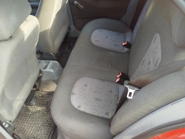 Червоний Шкода Фабія, об'ємом двигуна 1.2 л та пробігом 235 тис. км за 3200 $, фото 6 на Automoto.ua