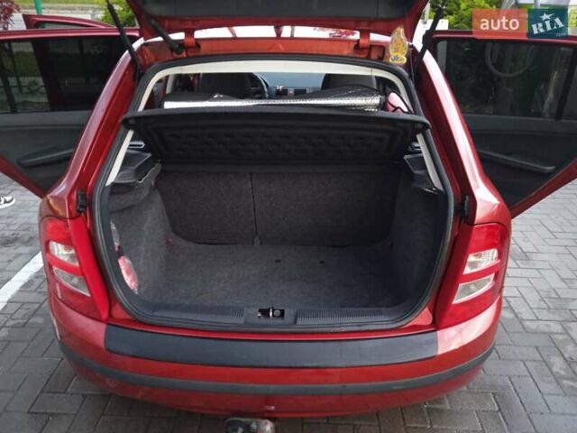 Красный Шкода Фабия, объемом двигателя 1.39 л и пробегом 226 тыс. км за 5400 $, фото 35 на Automoto.ua