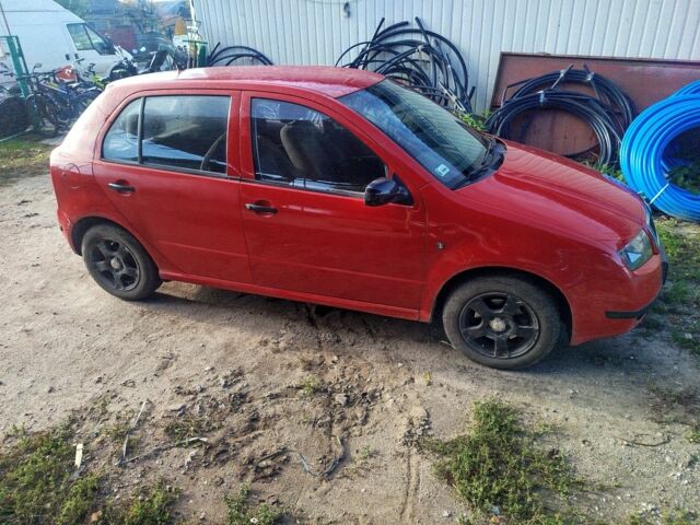 Червоний Шкода Фабія, об'ємом двигуна 1.2 л та пробігом 235 тис. км за 3200 $, фото 2 на Automoto.ua