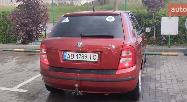 Красный Шкода Фабия, объемом двигателя 1.39 л и пробегом 226 тыс. км за 5400 $, фото 22 на Automoto.ua