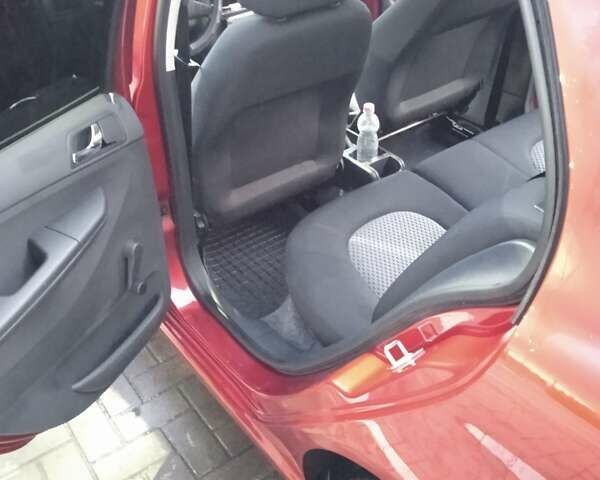 Красный Шкода Фабия, объемом двигателя 1.39 л и пробегом 226 тыс. км за 5400 $, фото 37 на Automoto.ua