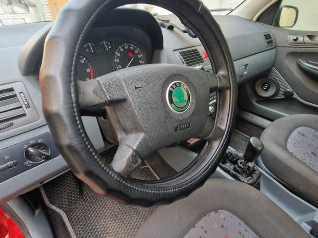 Червоний Шкода Фабія, об'ємом двигуна 1.2 л та пробігом 193 тис. км за 4000 $, фото 9 на Automoto.ua