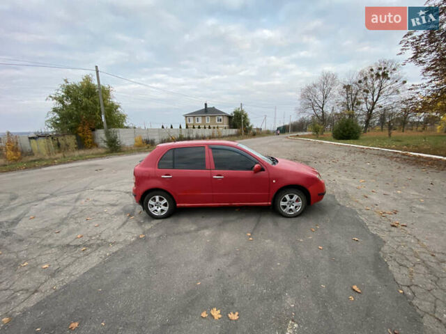 Червоний Шкода Фабія, об'ємом двигуна 1.39 л та пробігом 180 тис. км за 2350 $, фото 2 на Automoto.ua