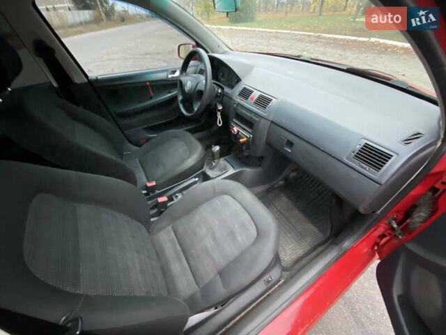 Червоний Шкода Фабія, об'ємом двигуна 1.39 л та пробігом 180 тис. км за 2350 $, фото 8 на Automoto.ua