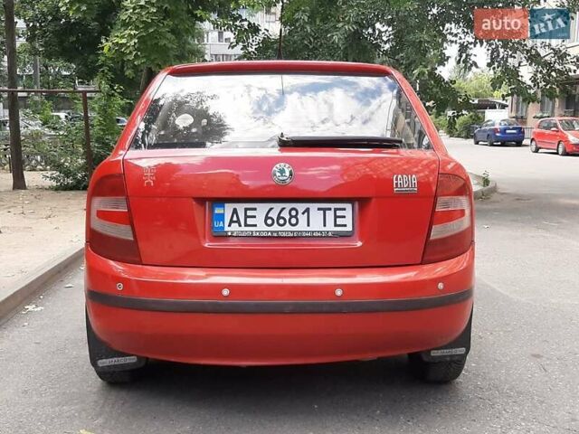 Червоний Шкода Фабія, об'ємом двигуна 1.2 л та пробігом 220 тис. км за 3800 $, фото 5 на Automoto.ua