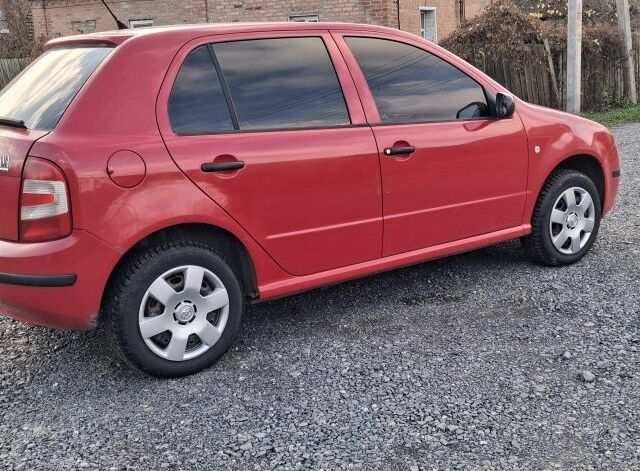 Красный Шкода Фабия, объемом двигателя 1.4 л и пробегом 365 тыс. км за 2999 $, фото 4 на Automoto.ua