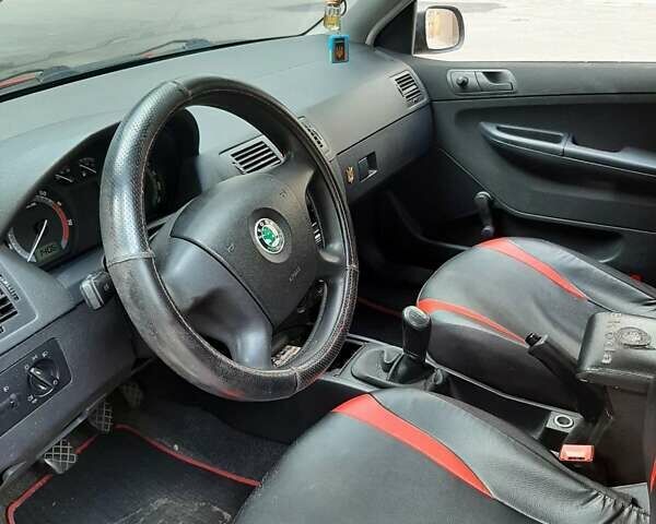 Червоний Шкода Фабія, об'ємом двигуна 1.2 л та пробігом 220 тис. км за 3800 $, фото 2 на Automoto.ua