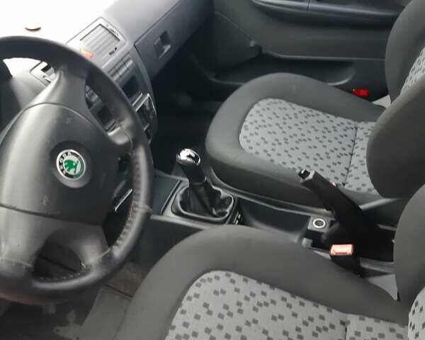 Шкода Фабия 2006 в Чернигове на Automoto.ua Красный Шкода Фабия, объемом двигателя 1.2 л и пробегом 177 тыс. км за 3300 $, фото 10 на Automoto.ua