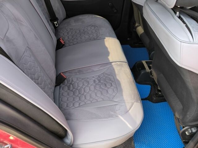 Красный Шкода Фабия, объемом двигателя 1.2 л и пробегом 300 тыс. км за 3500 $, фото 4 на Automoto.ua