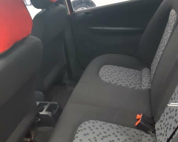 Шкода Фабия 2006 в Чернигове на Automoto.ua Красный Шкода Фабия, объемом двигателя 1.2 л и пробегом 177 тыс. км за 3300 $, фото 12 на Automoto.ua