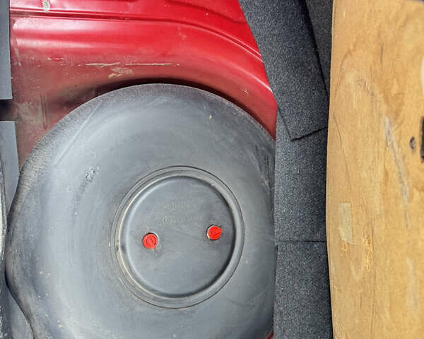 Красный Шкода Фабия, объемом двигателя 1.2 л и пробегом 155 тыс. км за 3499 $, фото 13 на Automoto.ua