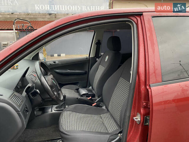 Красный Шкода Фабия, объемом двигателя 1.2 л и пробегом 189 тыс. км за 2999 $, фото 7 на Automoto.ua