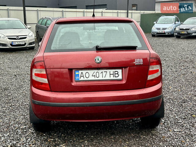 Красный Шкода Фабия, объемом двигателя 1.2 л и пробегом 189 тыс. км за 3599 $, фото 5 на Automoto.ua