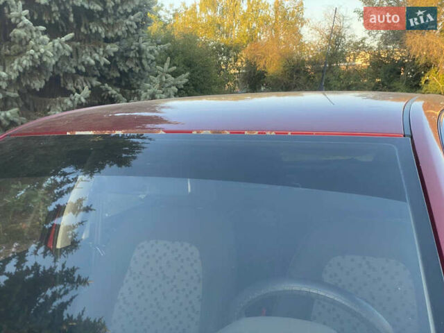 Красный Шкода Фабия, объемом двигателя 1.2 л и пробегом 233 тыс. км за 2950 $, фото 15 на Automoto.ua