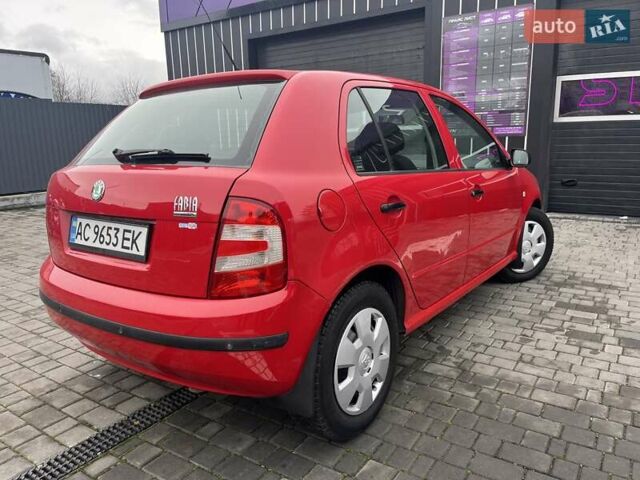 Красный Шкода Фабия, объемом двигателя 1.2 л и пробегом 264 тыс. км за 3250 $, фото 2 на Automoto.ua