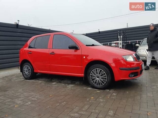 Шкода Фабия 2006 в Чернигове на Automoto.ua Красный Шкода Фабия, объемом двигателя 1.2 л и пробегом 177 тыс. км за 3300 $, фото 2 на Automoto.ua