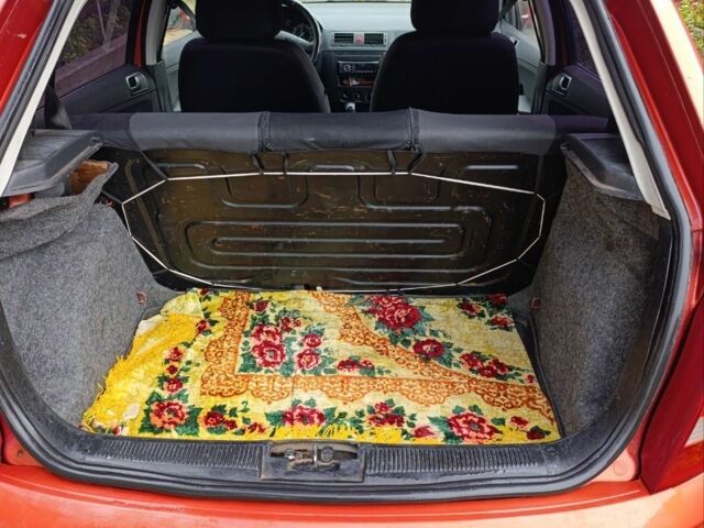 Червоний Шкода Фабія, об'ємом двигуна 1.2 л та пробігом 188 тис. км за 3800 $, фото 6 на Automoto.ua