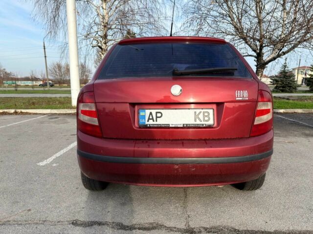 Красный Шкода Фабия, объемом двигателя 1.2 л и пробегом 283 тыс. км за 3700 $, фото 4 на Automoto.ua