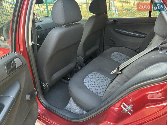 Червоний Шкода Фабія, об'ємом двигуна 1.2 л та пробігом 150 тис. км за 3550 $, фото 7 на Automoto.ua