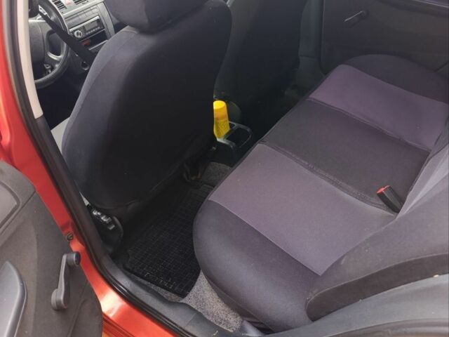 Червоний Шкода Фабія, об'ємом двигуна 1.2 л та пробігом 188 тис. км за 3800 $, фото 7 на Automoto.ua