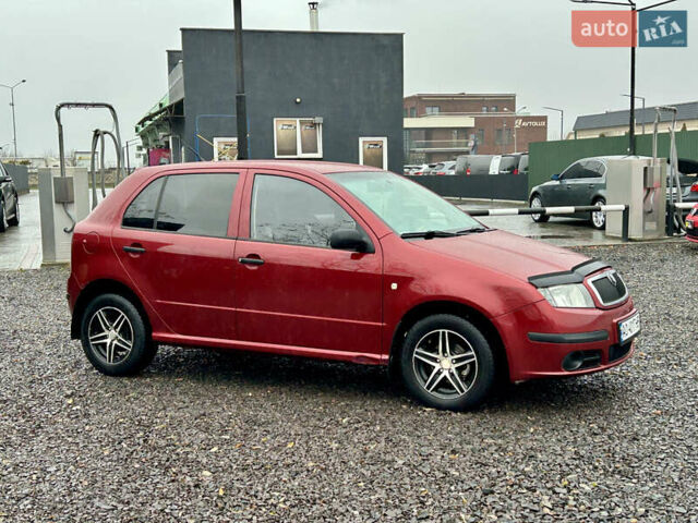 Красный Шкода Фабия, объемом двигателя 1.2 л и пробегом 189 тыс. км за 3599 $, фото 3 на Automoto.ua