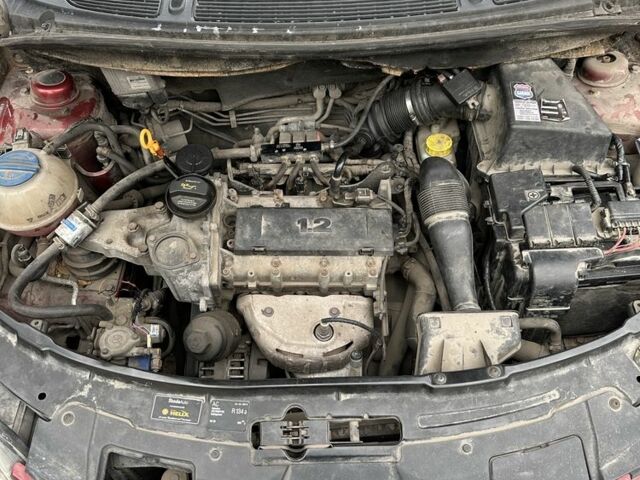 Червоний Шкода Фабія, об'ємом двигуна 1.2 л та пробігом 310 тис. км за 3800 $, фото 9 на Automoto.ua
