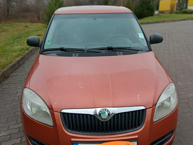 Красный Шкода Фабия, объемом двигателя 1.4 л и пробегом 207 тыс. км за 4500 $, фото 2 на Automoto.ua
