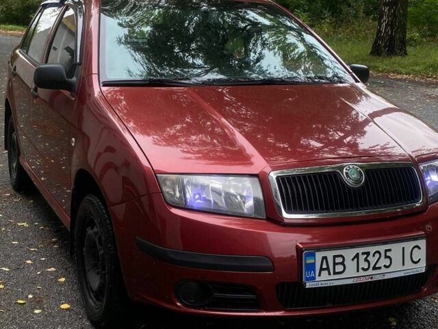 Червоний Шкода Фабія, об'ємом двигуна 1.2 л та пробігом 120 тис. км за 3300 $, фото 2 на Automoto.ua