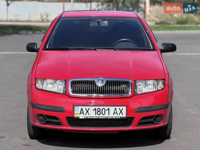 Красный Шкода Фабия, объемом двигателя 1.2 л и пробегом 175 тыс. км за 3300 $, фото 4 на Automoto.ua