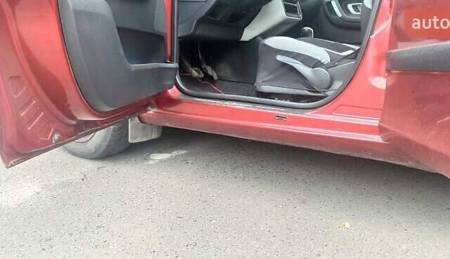 Червоний Шкода Фабія, об'ємом двигуна 1.39 л та пробігом 229 тис. км за 5000 $, фото 14 на Automoto.ua