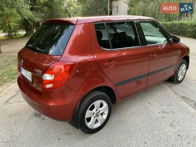 Красный Шкода Фабия, объемом двигателя 1.39 л и пробегом 162 тыс. км за 5500 $, фото 11 на Automoto.ua