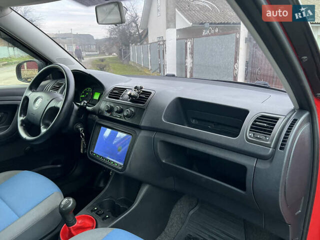 Червоний Шкода Фабія, об'ємом двигуна 1.2 л та пробігом 217 тис. км за 3999 $, фото 32 на Automoto.ua