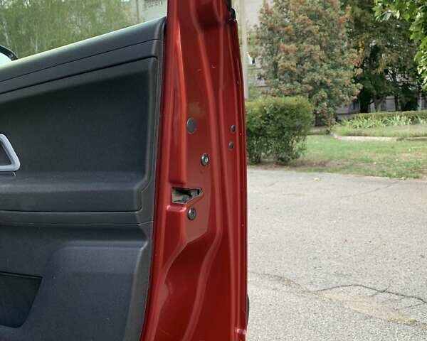 Красный Шкода Фабия, объемом двигателя 1.39 л и пробегом 162 тыс. км за 5500 $, фото 28 на Automoto.ua