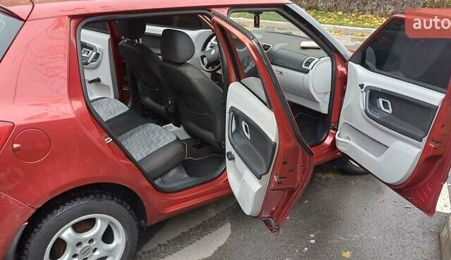 Красный Шкода Фабия, объемом двигателя 1.39 л и пробегом 280 тыс. км за 3900 $, фото 21 на Automoto.ua