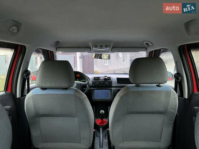 Червоний Шкода Фабія, об'ємом двигуна 1.2 л та пробігом 217 тис. км за 3999 $, фото 55 на Automoto.ua