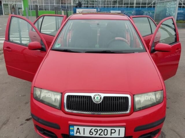 Красный Шкода Фабия, объемом двигателя 1.2 л и пробегом 240 тыс. км за 4200 $, фото 1 на Automoto.ua