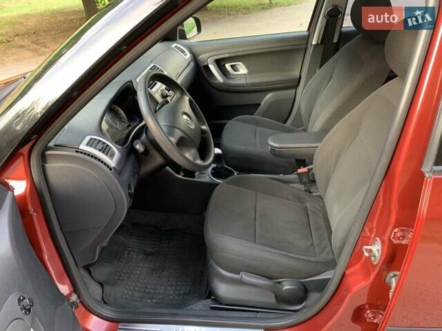 Красный Шкода Фабия, объемом двигателя 1.39 л и пробегом 162 тыс. км за 5500 $, фото 21 на Automoto.ua