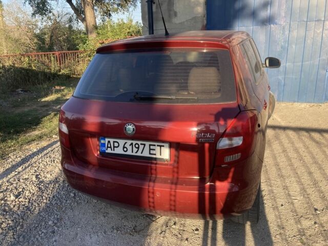 Красный Шкода Фабия, объемом двигателя 1.2 л и пробегом 331 тыс. км за 3200 $, фото 4 на Automoto.ua