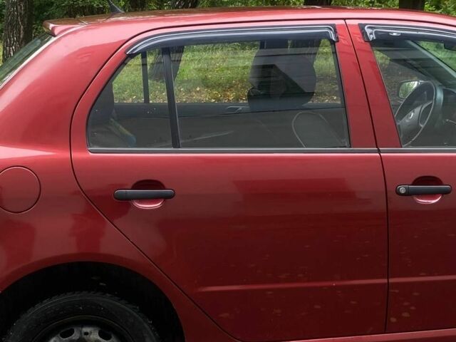 Червоний Шкода Фабія, об'ємом двигуна 1.2 л та пробігом 120 тис. км за 3300 $, фото 6 на Automoto.ua