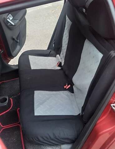 Червоний Шкода Фабія, об'ємом двигуна 1.39 л та пробігом 229 тис. км за 5000 $, фото 23 на Automoto.ua