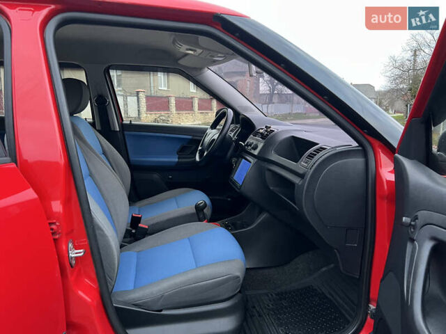 Червоний Шкода Фабія, об'ємом двигуна 1.2 л та пробігом 217 тис. км за 3999 $, фото 36 на Automoto.ua