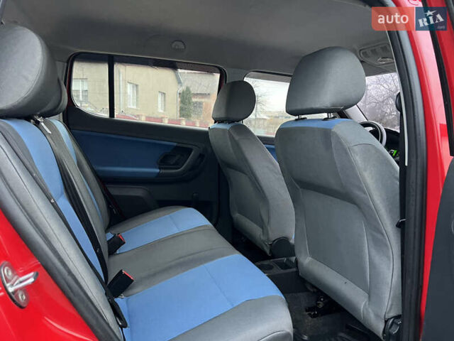 Червоний Шкода Фабія, об'ємом двигуна 1.2 л та пробігом 217 тис. км за 3999 $, фото 35 на Automoto.ua