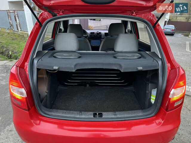 Червоний Шкода Фабія, об'ємом двигуна 1.2 л та пробігом 217 тис. км за 3999 $, фото 53 на Automoto.ua